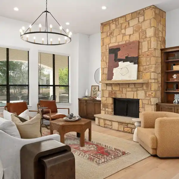 SOPHISTICATED SINGLE-STORY HOME MINUTES FROM LAKE AUSTIN