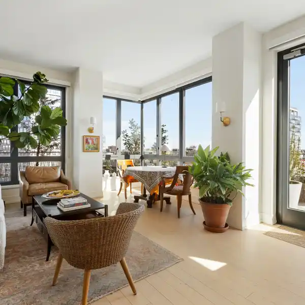 OVERSIZED, LIGHT-FILLED, MODERN SANCTUARY WITH PANORAMIC TERRACE VIEWS