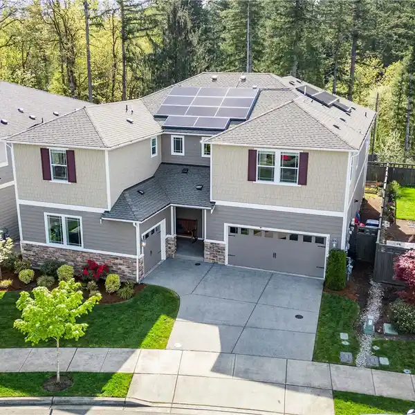 INNOVATIVE HOME FULL OF UPGRADES