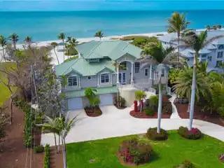Meticulously Refined Gulf-Front Estate
