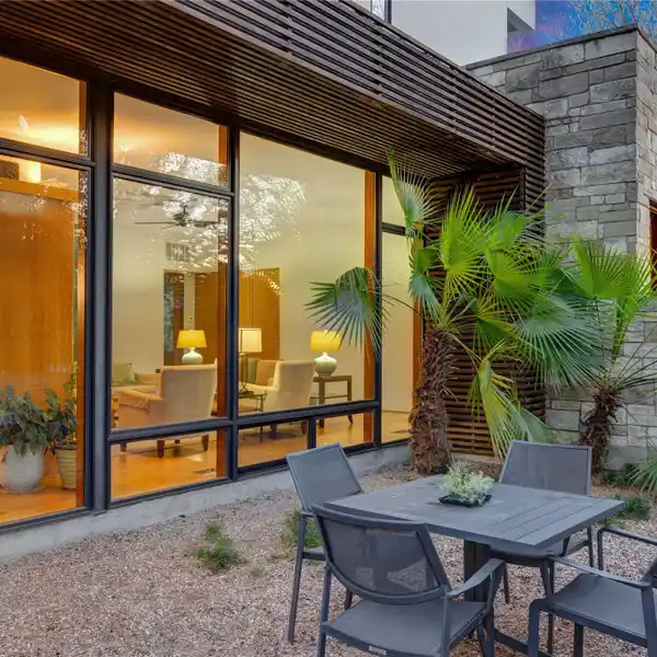 SERENE CONTEMPORARY RETREAT