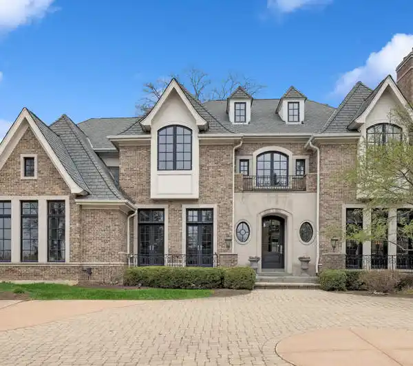 SPACIOUS PROPERTY IN THE COVETED ELM SCHOOL NEIGHBORHOOD