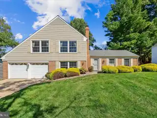 Spacious Home in Sought-After Potomac Commons