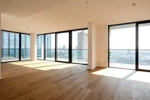 High-Floor Apartment in Eden