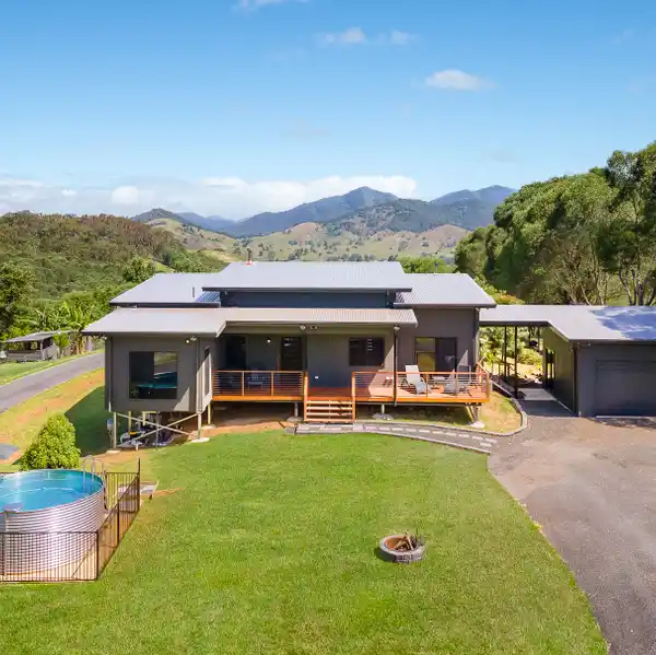 PREMIUM ACREAGE OPPORTUNITY