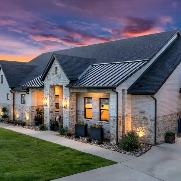 EXTRAORDINARY CUSTOM LAKEFRONT HOME