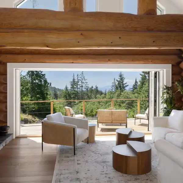 EXCEPTIONAL NEARLY 10-ACRE COUNTRY ESTATE