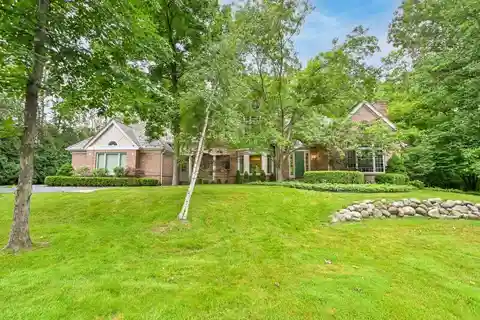 Custom Lakeside-Designed and Built Home