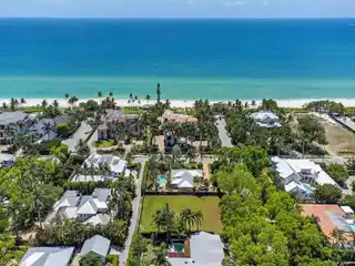 Oversized Parcel in Coveted Location