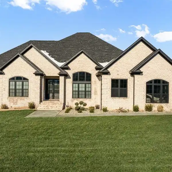 BREATHTAKING 2023-BUILT HOME