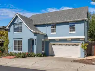 Inviting Residence in the Heart of Parkland Farms