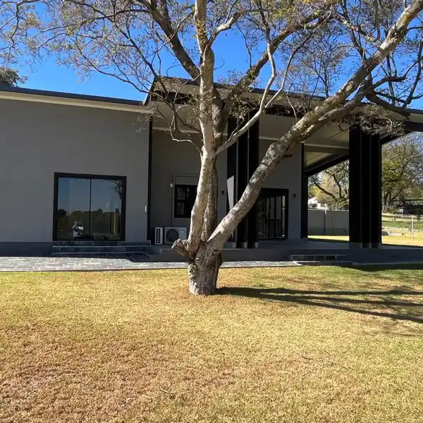 VERSATILE FOUR-HOME COMPOUND