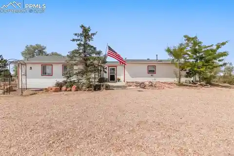 Falcon Area Ranch: Privacy, Panoramic Views and Versatile Spaces