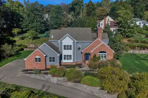 Turnkey Colonial in Sought-After Rolling Hill