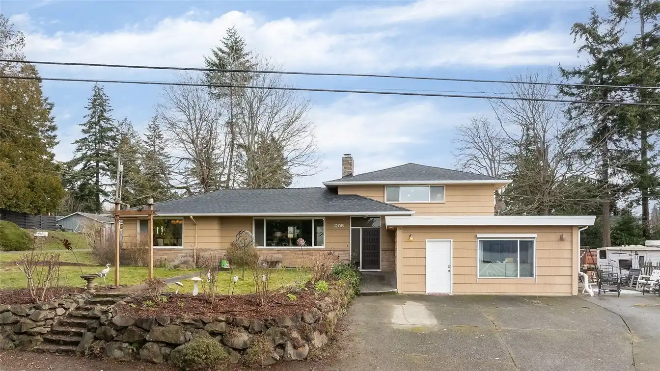 Versatile Home on the Market for the First Time in 24 Years