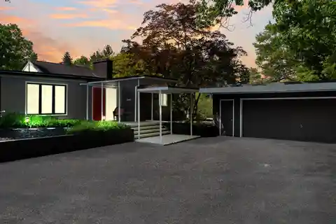 Stylish Mid-century Modern Retreat