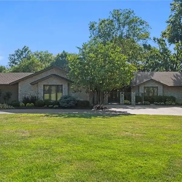 EXQUISITE RANCH HOME IN A SOUGHT-AFTER NEIGHBORHOOD