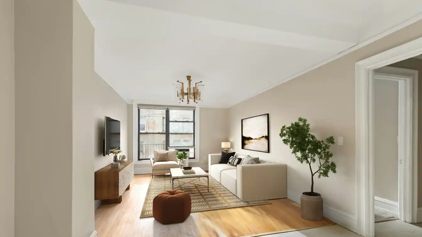 Bright and Air Home Close to Riverside Park