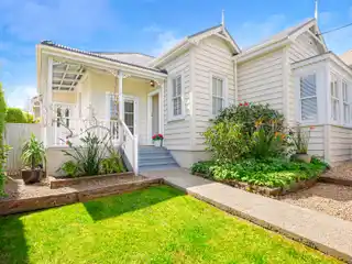 Beautifully Presented 1910 Devonport Family Villa