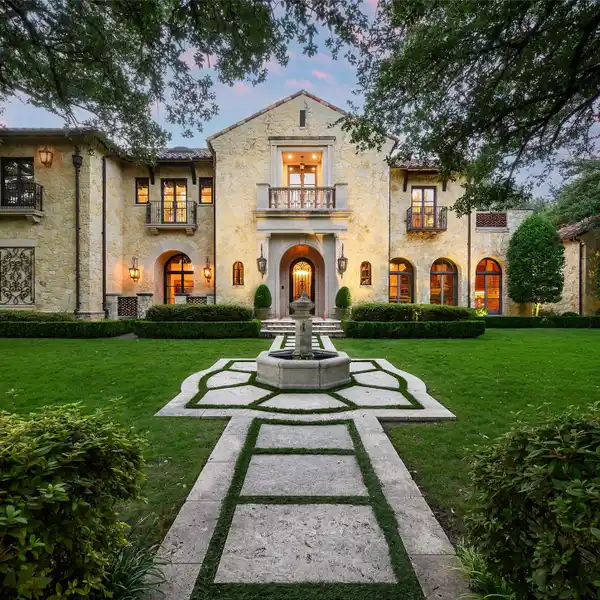 COMMANDING TUSCAN-INSPIRED GATED ESTATE
