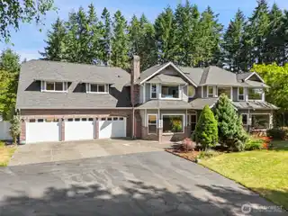 Timeless Style in Ideal Location
