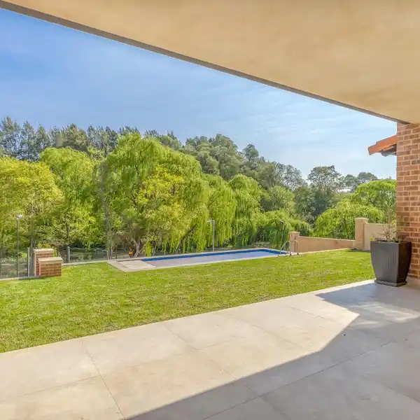 PRESTIGIOUS RIVERFRONT RESIDENCE IN AVIANTO ESTATE