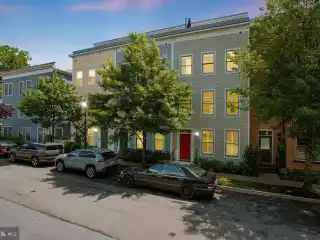 Rare Gem in Old Town Commons