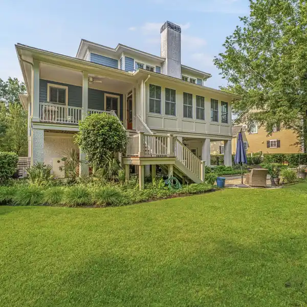 TIMELESS CRAFTSMANSHIP WITH MODERN UPGRADES