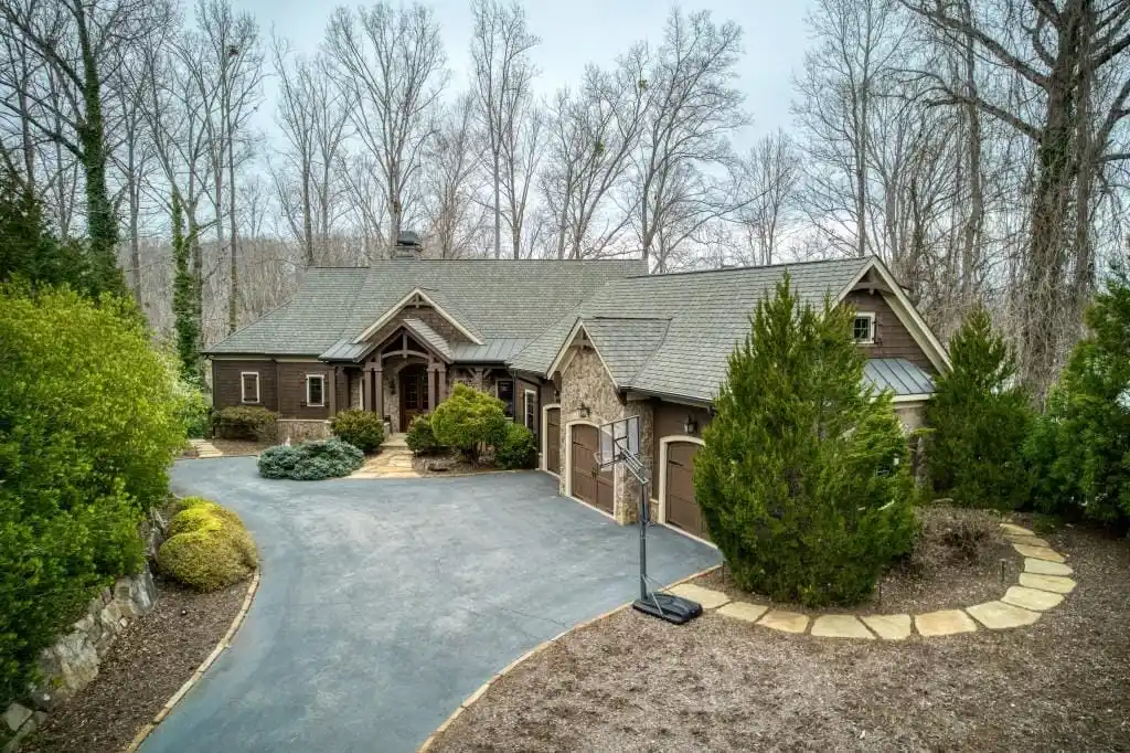 Breathtaking Property Overlooking Lake Sidney Lanier