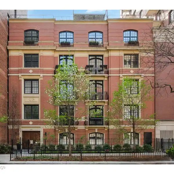 WONDERFUL OPPORTUNITY IN AN EXCLUSIVE BUILDING