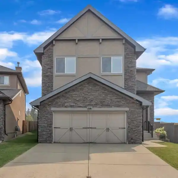 EXECUTIVE HOME ON A LARGE PIE-SHAPED LOT