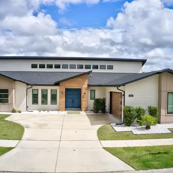 STUNNING CONTEMPORARY DESIGNED WITH EVERY DETAIL IN MIND