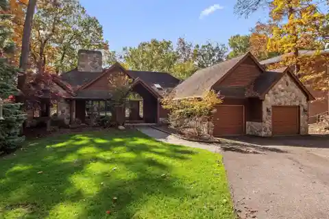 Tranquil Stone and Cedar Ranch with Private Dock