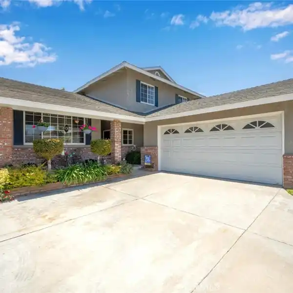 BEAUTIFULLY REMODELED HOME IN PREMIER LOCATION