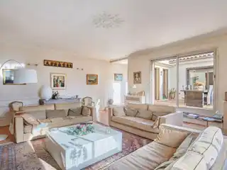 Historic Mansion Apartment with Private Lift Access