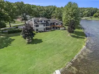 Gorgeous Property on Lake Templene