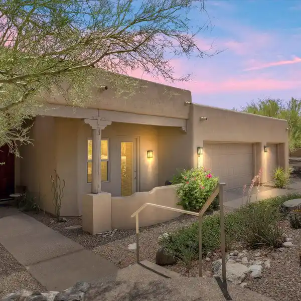 UPDATED SOUTHWEST CONTEMPORARY RESIDENCE