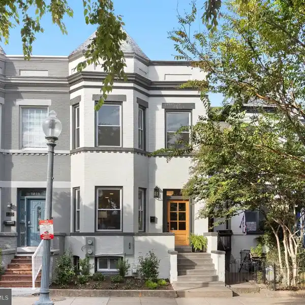 VICTORIAN GRANDEUR MEETS MODERN DESIGNER ELEGANCE