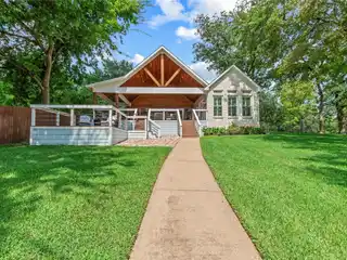 Ultimate Lakefront Retreat with Expansive Water Views