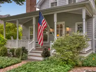 Quiet Southampton Gem with Modern Comforts