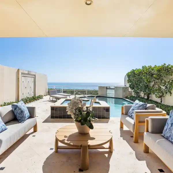 RARE DIRECT OCEANFRONT TOWNHOUSE