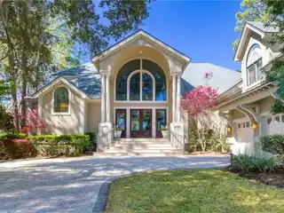Elegant Harbor-front Living