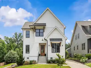 Beautiful Newly Built Home Near Downtown