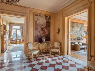 Exceptional Apartment in an Elegant Period Building