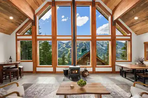 Ultimate Pacific Northwest Ski Lifestyle