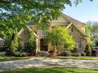 Lovely Custom Home in Challis Farm