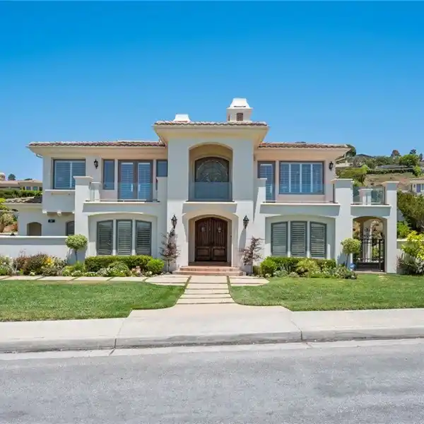 ELEGANT MEDITERRANEAN VILLA WITH STUNNING OCEAN VIEWS