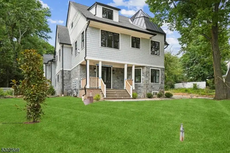 Extraordinary End Unit Townhouse