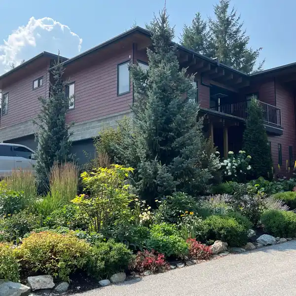 ELEGANT DUPLEX IN PRIME WHISTLER LOCATION