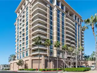 Elevated Elegance in a Prestigious Building at the Plaza